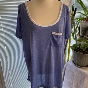 Torrid size 2, periwinkle and white tee shirt